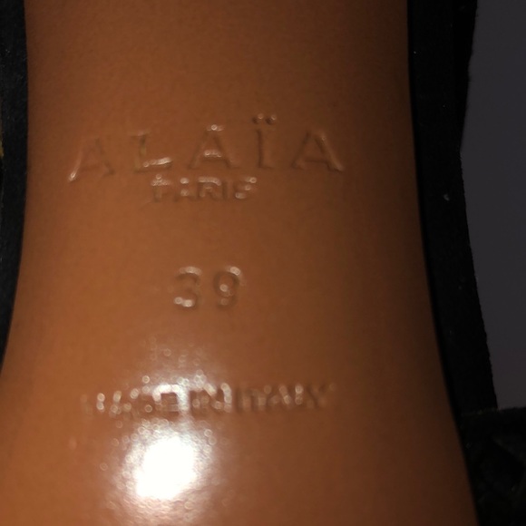 Alaia Paris Black Sandals - Picture 12 of 13